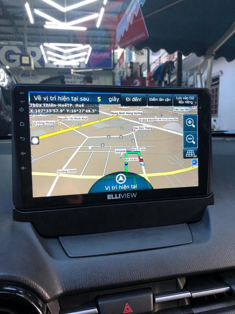 lap man hinh DVD o to Hue