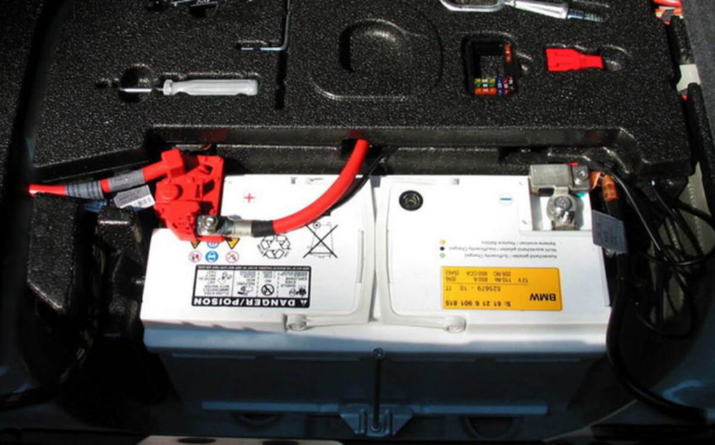 ac quy o to dung duoc bao lau